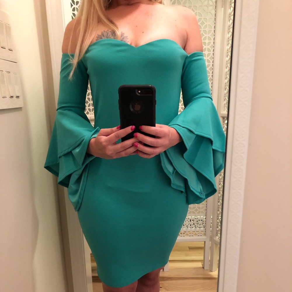 🍑Off The Shoulder Flutter sleeve dress - Picture 4 of 5